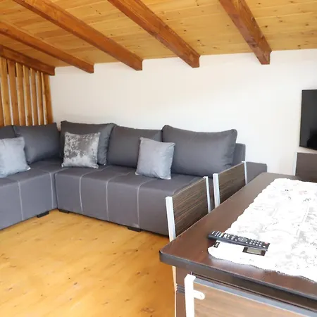 Aloe Apartamento Velabisht